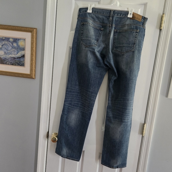 Old Navy Blue Straight 34x34 Jeans Classic Denim Style - Picture 2 of 4